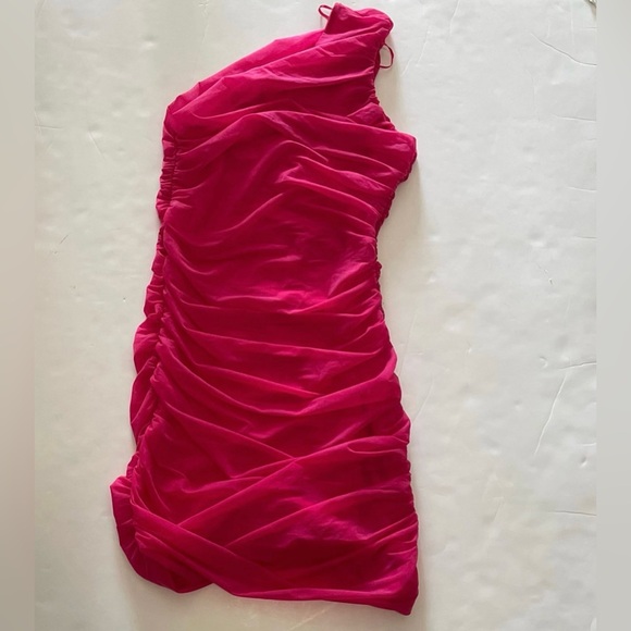 Asymmetrical One Shoulder Ruched Zara Pink Organza Mini Dress - Picture 7 of 8